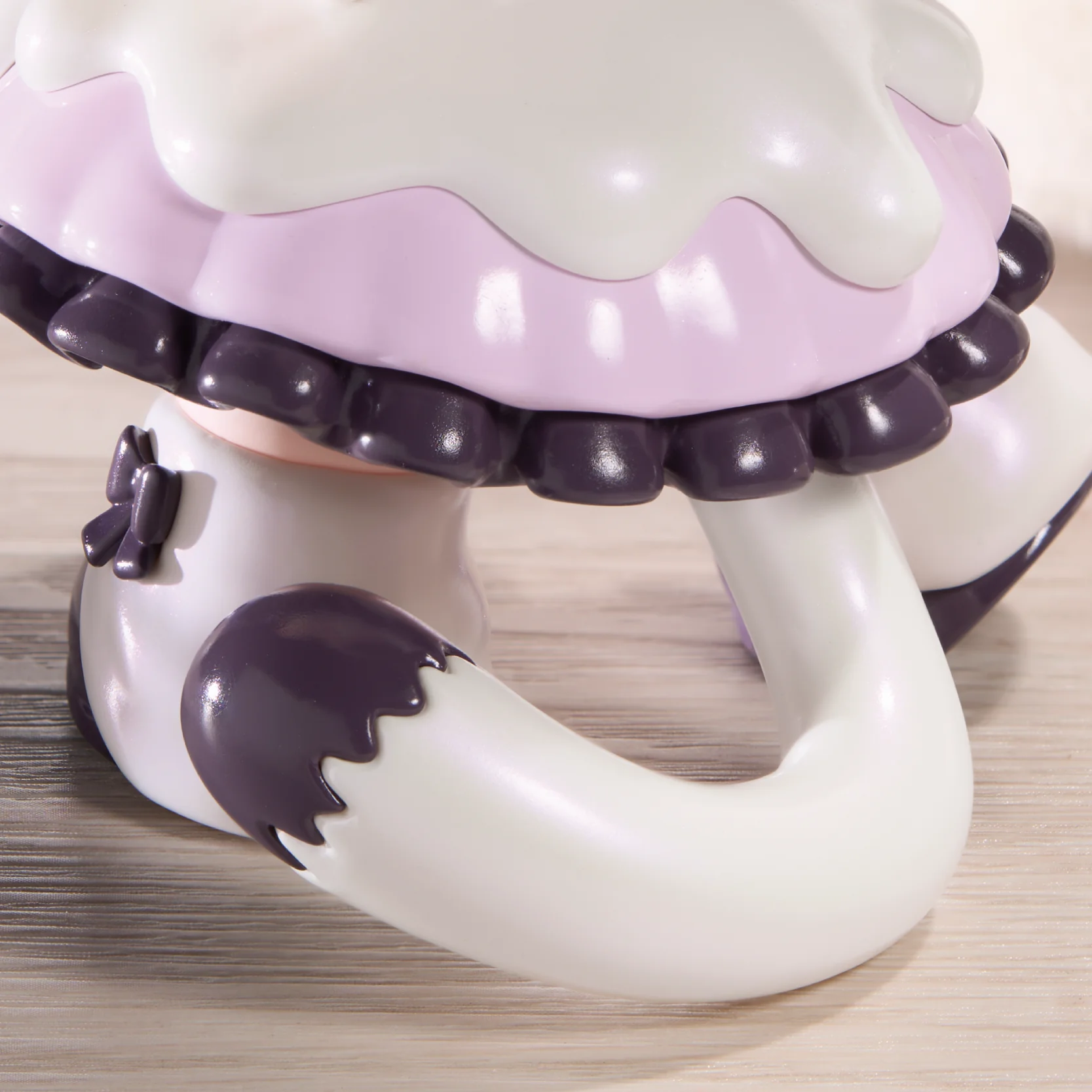 Zoraa Lucky Kitty Figure - Image 4